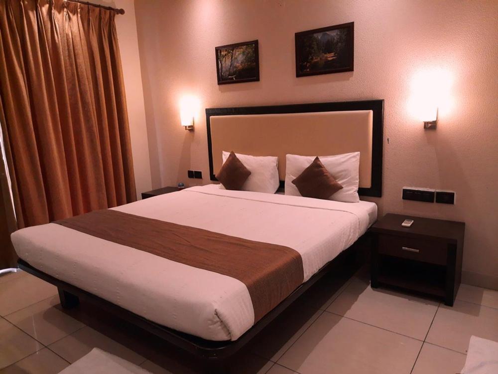 Hotel Nagarjuna Suites บังกาลอร์ ภายนอก รูปภาพ