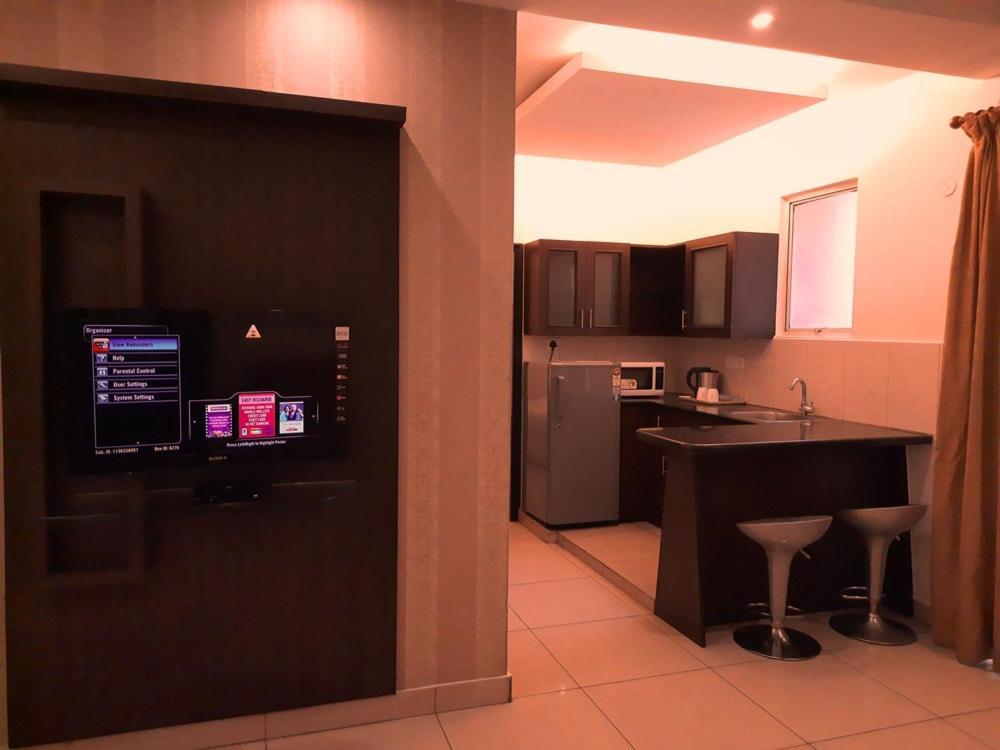 Hotel Nagarjuna Suites บังกาลอร์ ภายนอก รูปภาพ