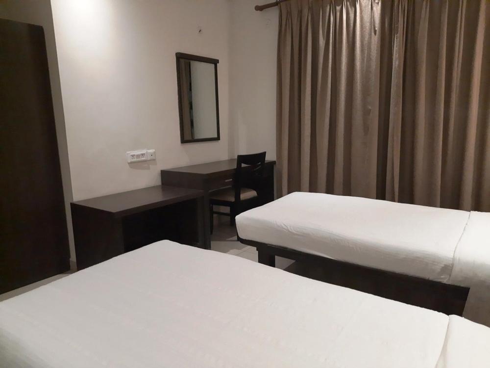 Hotel Nagarjuna Suites บังกาลอร์ ภายนอก รูปภาพ